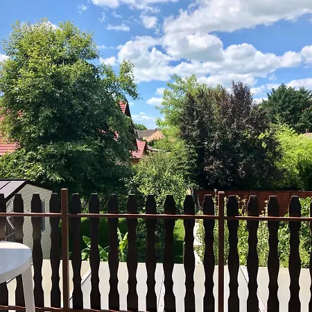 White House - Ex Tesz Bed & Breakfast