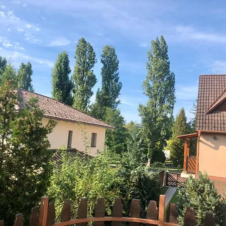 White House - Ex Tesz Bed & Breakfast Zamárdi