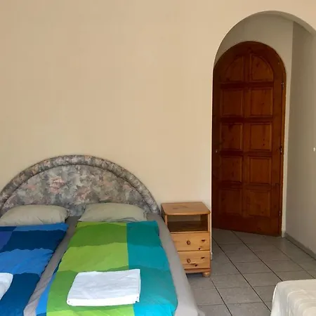 White House - Ex Tesz Bed & Breakfast Zamárdi