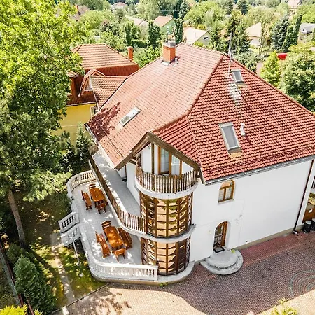 White House - Ex Tesz Bed & Breakfast Zamárdi