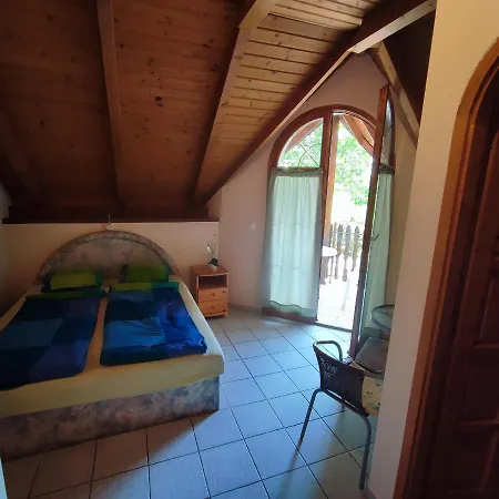 White House - Ex Tesz Bed & Breakfast *